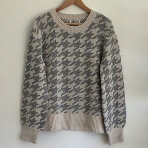 Olive & Oak Gray & Cream Houndstooth Polyester- Blend Sweater size M